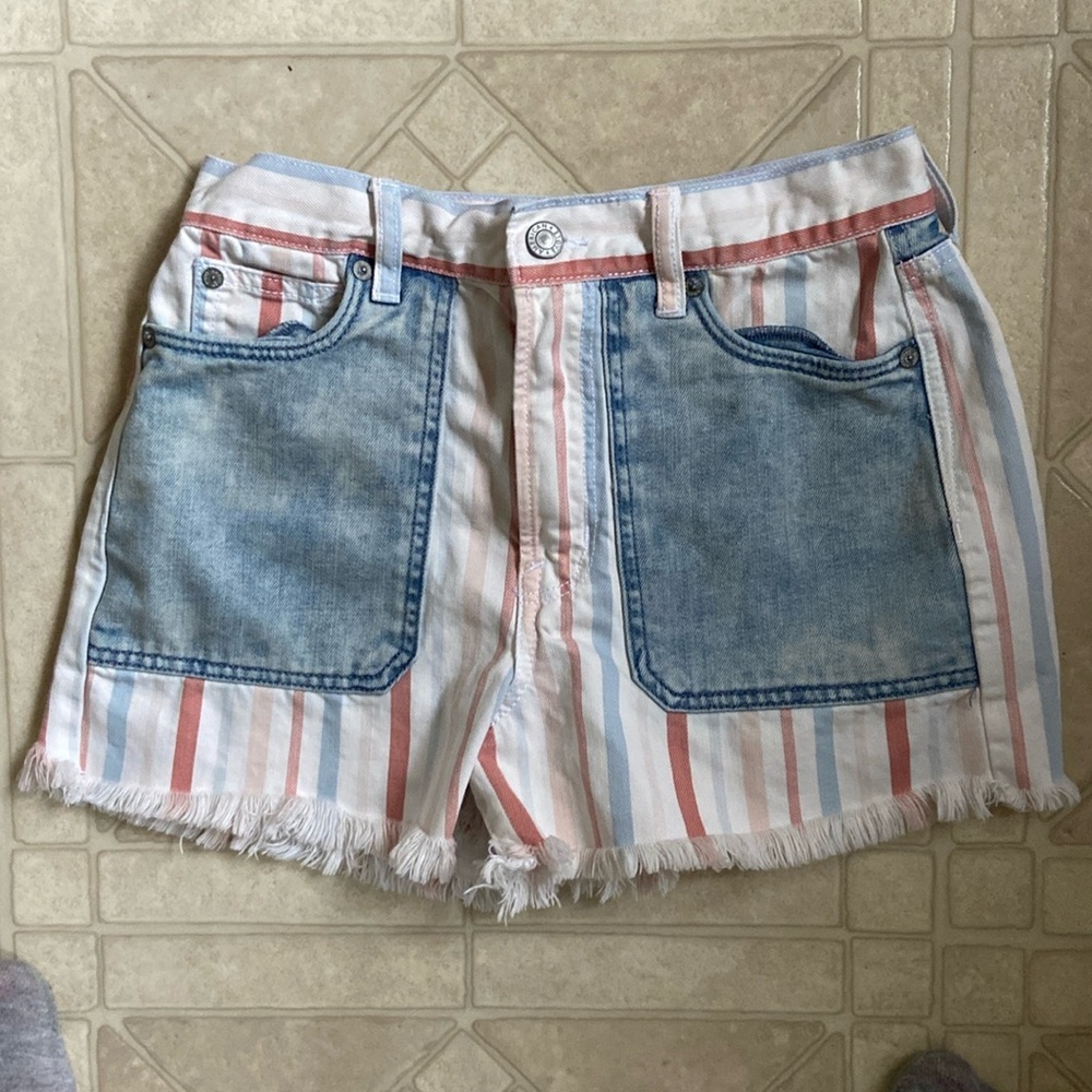 American Eagle Pink White and Blue Shorts size 2